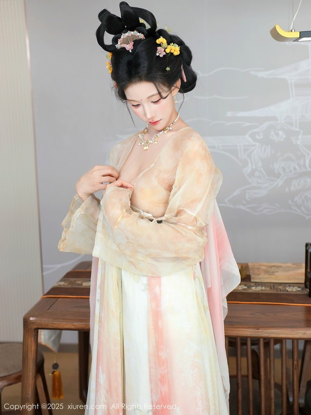 [Xiuren秀人网]2025.08.13 NO.10645 梨霜儿[82+1P／907MB]
